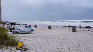 La tormenta tropical Bertha se intensifica y amenaza la costa de EE.UU