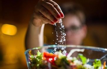 Reducir el consumo de sal podría ser clave para combatir la depresión, según un nuevo estudio