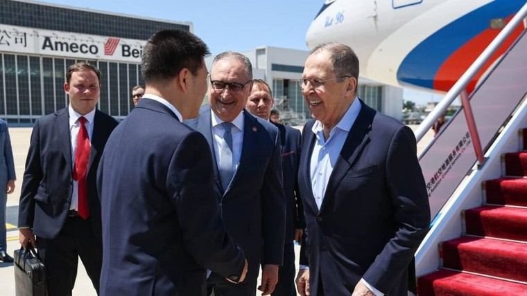 Lavrov asiste a reunión de la OCS en China