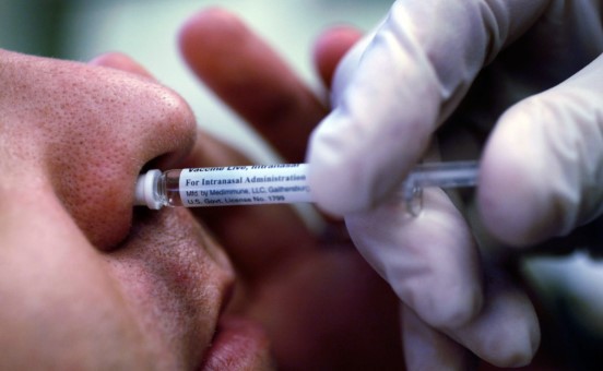 Nuevo vacuna nasal de COVID-19 genera preocupación por posible contagio a grupos vulnerables
