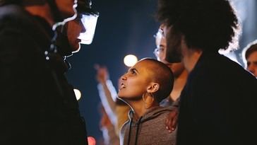 Protestas en Los Ángeles se tornan violentas tras redadas de ICE y despliegue de la Guardia Nacional