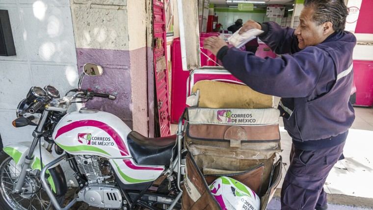 Correos de México suspende envíos a EE.UU. por aranceles de Trump