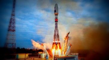 Rusia lanza Luna-25 intentando el primer aterrizaje suave en el polo sur del satélite