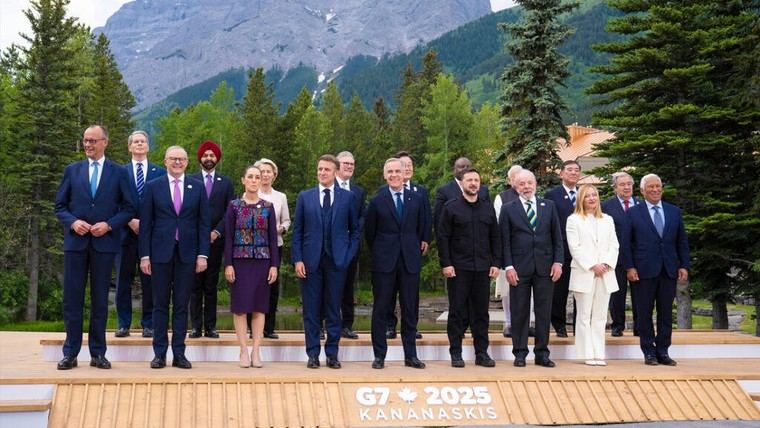 Macron comparte video del G7 con canción viral rusa y genera controversia