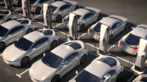 Caen las ventas de vehículos eléctricos tras el fin de los créditos fiscales federales