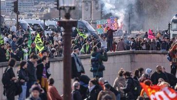 Millones de ciudadanos franceses se levantan para rechazar el 'Nuevo Orden Mundial'