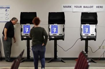 La empresa de máquinas de votación en Pensilvania admite que alguien programó las elecciones
