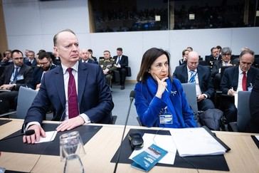 Robles reafirma el firme apoyo de España a Ucrania y la seguridad europea