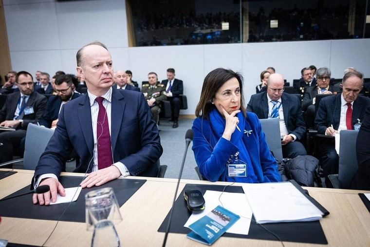 Robles reafirma el firme apoyo de España a Ucrania y la seguridad europea