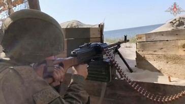Marines rusos simulan defensa costera en ejercicios militares