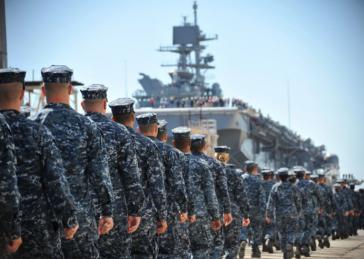 12.000 soldados estadounidenses a bordo de 10 buques de guerra avanzan hacia Oriente Medio