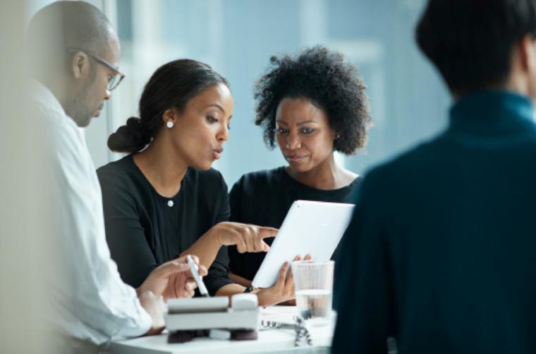 Best Buy lanza un programa de liderazgo gerencial exclusivamente para 'personas de color'
