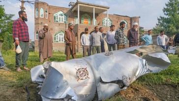 India realiza ataques aéreos en Pakistán durante maniobras militares
