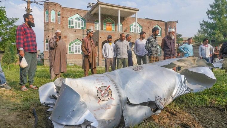 India realiza ataques aéreos en Pakistán durante maniobras militares