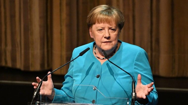 Merkel aboga por el diálogo para resolver el conflicto en Ucrania