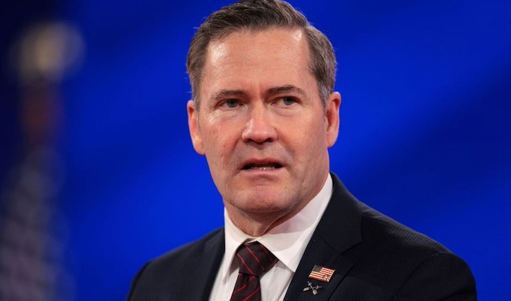 Trump destituye a Mike Waltz por conspirar con Israel para provocar una guerra mundial