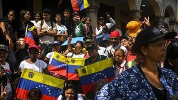 Venezolanos marchan en Caracas por la democracia y la liberación de Maduro