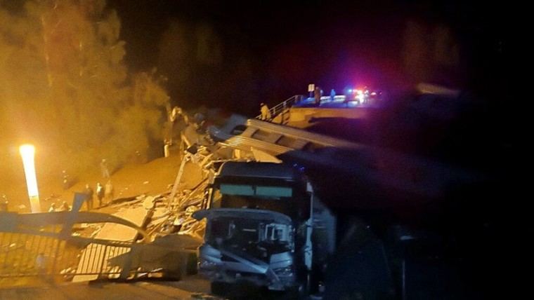 Explosión provoca colapso de puente y tragedia ferroviaria en Rusia