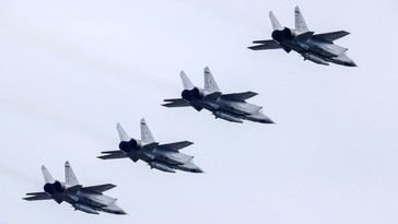 Rusia lanza ataque con misiles hipersónicos a bases militares en Ucrania