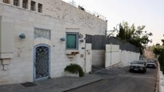 Reino Unido mantiene su consulado en Jerusalén, pero retira a la mayoría de sus diplomáticos