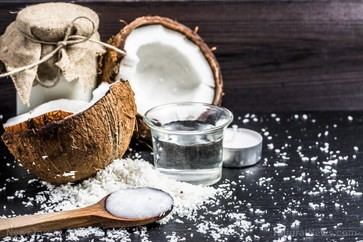 Cuidado con el agua de coco: beneficios para la presión arterial y riesgos potenciales