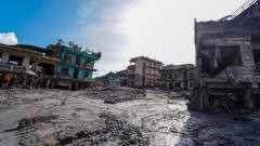Nepal toma medidas contra el abuso en línea a sobrevivientes de inundaciones