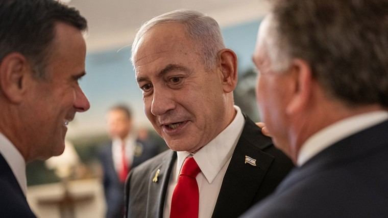 Netanyahu cambia ruta de vuelo para evitar arresto por crímenes de guerra