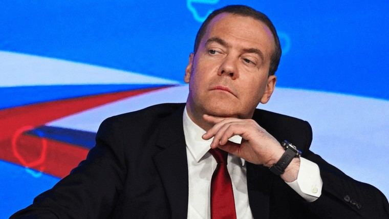 Medvédev se burla de la reacción europea ante el escándalo de corrupción de Zelenski