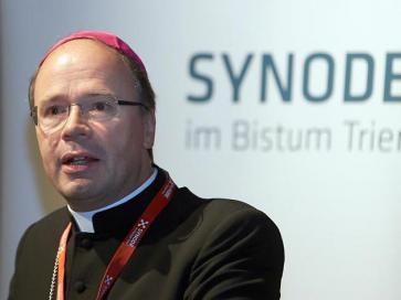Obispo pide "una reevaluación de la enseñanza de la Iglesia sobre la homosexualidad”