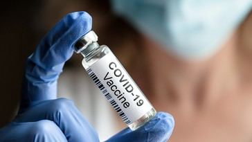 Oncólogo advierte al Senado sobre posible vínculo entre vacunas COVID y recaídas de cáncer