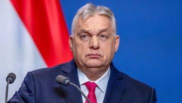 Orbán deja su escaño en el Parlamento, pero se mantiene al frente de Fidesz