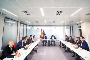 Óscar López promueve la colaboración público-privada para fortalecer la ciberseguridad en España