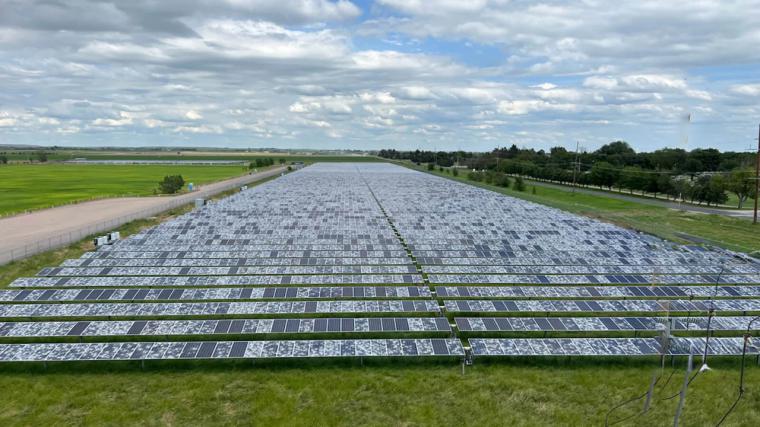 Los paneles solares destruidos en una tormenta de granizo terminarán en vertederos porque el reciclaje no es rentable