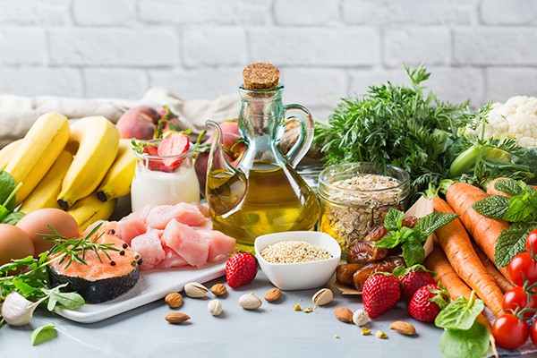 La obra de Paul Pitchford destaca cómo los alimentos pueden transformar la salud