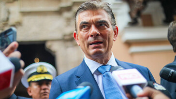 Paz denuncia amenazas a su gobierno y afirma no temer a la muerte por Bolivia