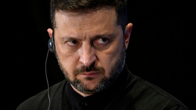 Periodista irlandés critica las estrategias de Zelenski con una imagen satírica