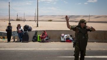 Perú declara estado de emergencia en frontera con Chile