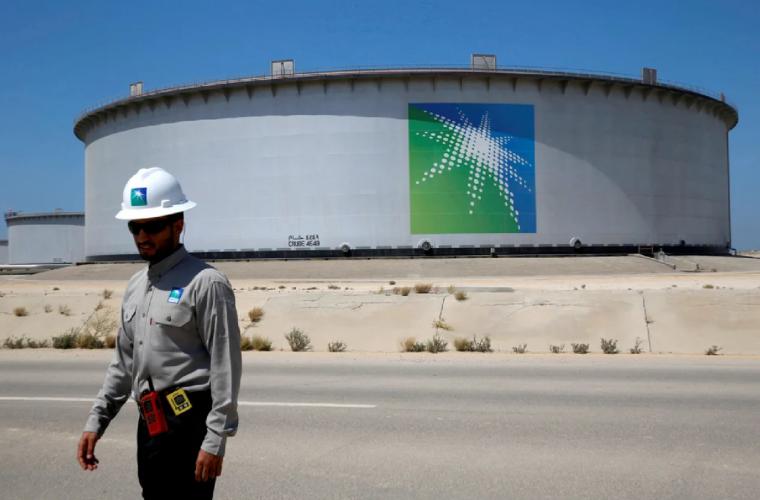 Rusia y Arabia Saudí continuarán reduciendo hasta fin de año el suministro de petróleo