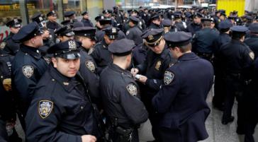 Más de 2,500 oficiales de la policía de Nueva York se han dado de baja este año