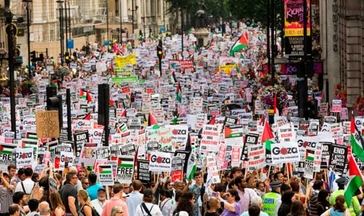 Manifestantes inundan ciudades británicas en apoyo a Palestina