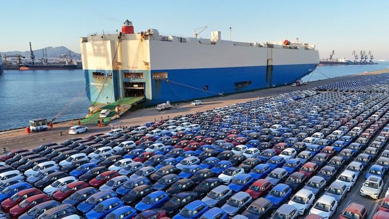 Rusia se convierte en el mayor importador de automóviles chinos, según Putin