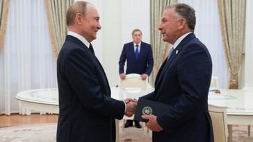 Putin se encuentra con el representante de Trump en Moscú