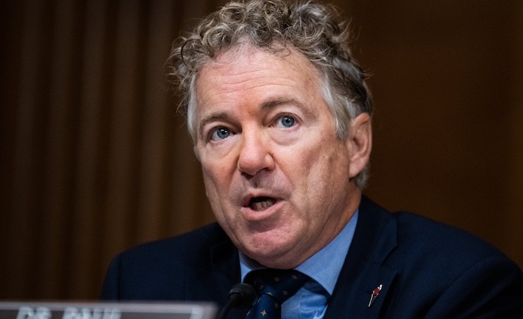 Rand Paul Acusa al DHS de Planear Difundir Ébola a Través de Chemtrails Secretos
