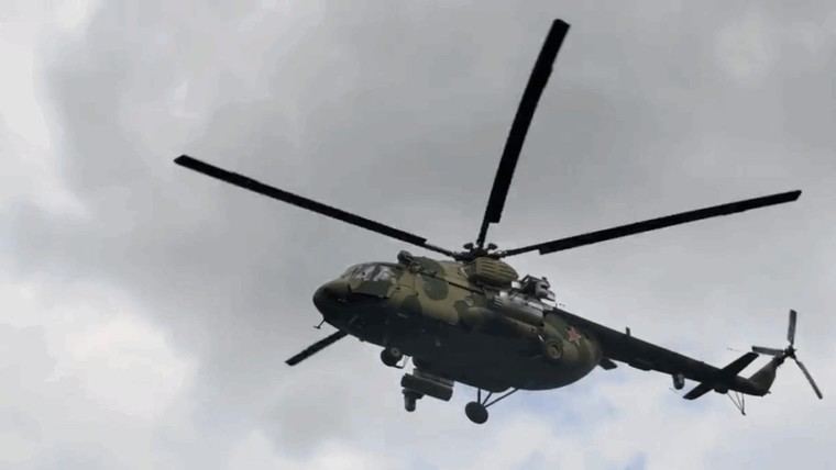 Helicópteros rusos Mi-8 brindan apoyo a misiones de combate aéreo