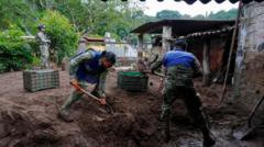 Rescatistas buscan a 65 desaparecidos tras inundaciones en México