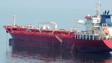 Petrolero chino navega por Ormuz a pesar del bloqueo de EE.UU