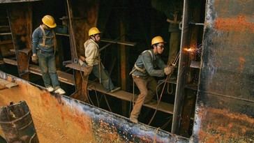 Astilleros chinos se benefician de la guerra en Irán con nuevos pedidos de petroleros