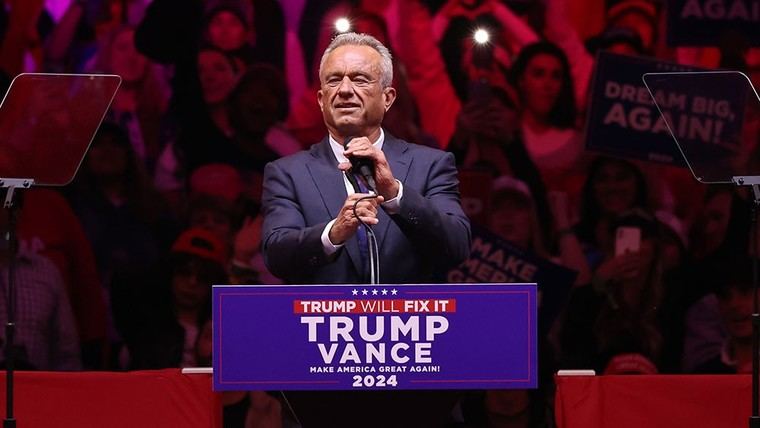 Kennedy critica a Biden por facilitar el tráfico infantil