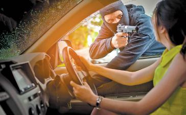 La policía de Oakland advierte sobre peligrosos robos de autos que se vuelven violentos