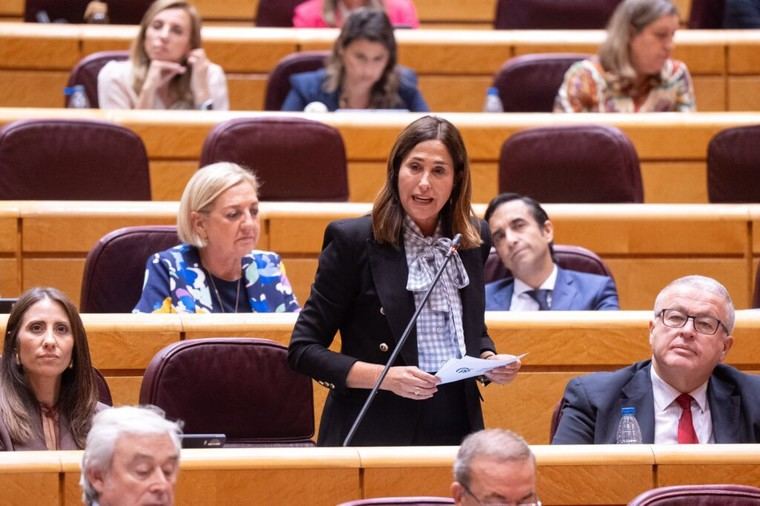 Senadora cuestiona a Sanidad sobre la demora en ayudas a enfermos de ELA tras 1.128 muertes